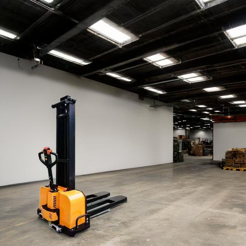 Small portable semi-electric fully electric vehicle-mounted forklift with self-lifting stacker crane for loading and unloading and transporting electric forklifts